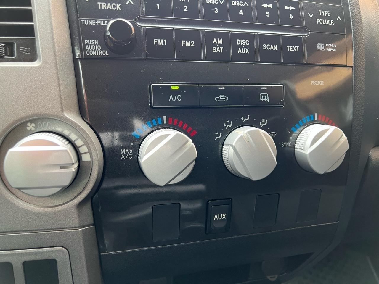 Toyota Tundra Tundra-Grade 5.7L Double Cab 4WD 2013