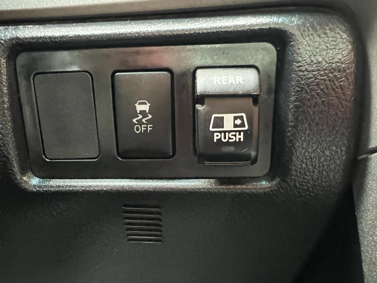 Toyota Tundra Tundra-Grade 5.7L Double Cab 4WD 2013