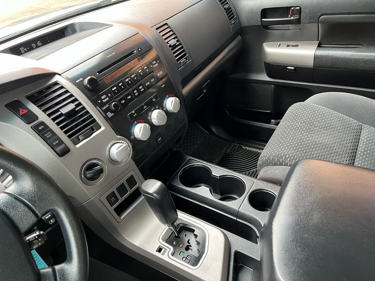 Toyota Tundra Tundra-Grade 5.7L Double Cab 4WD 2013