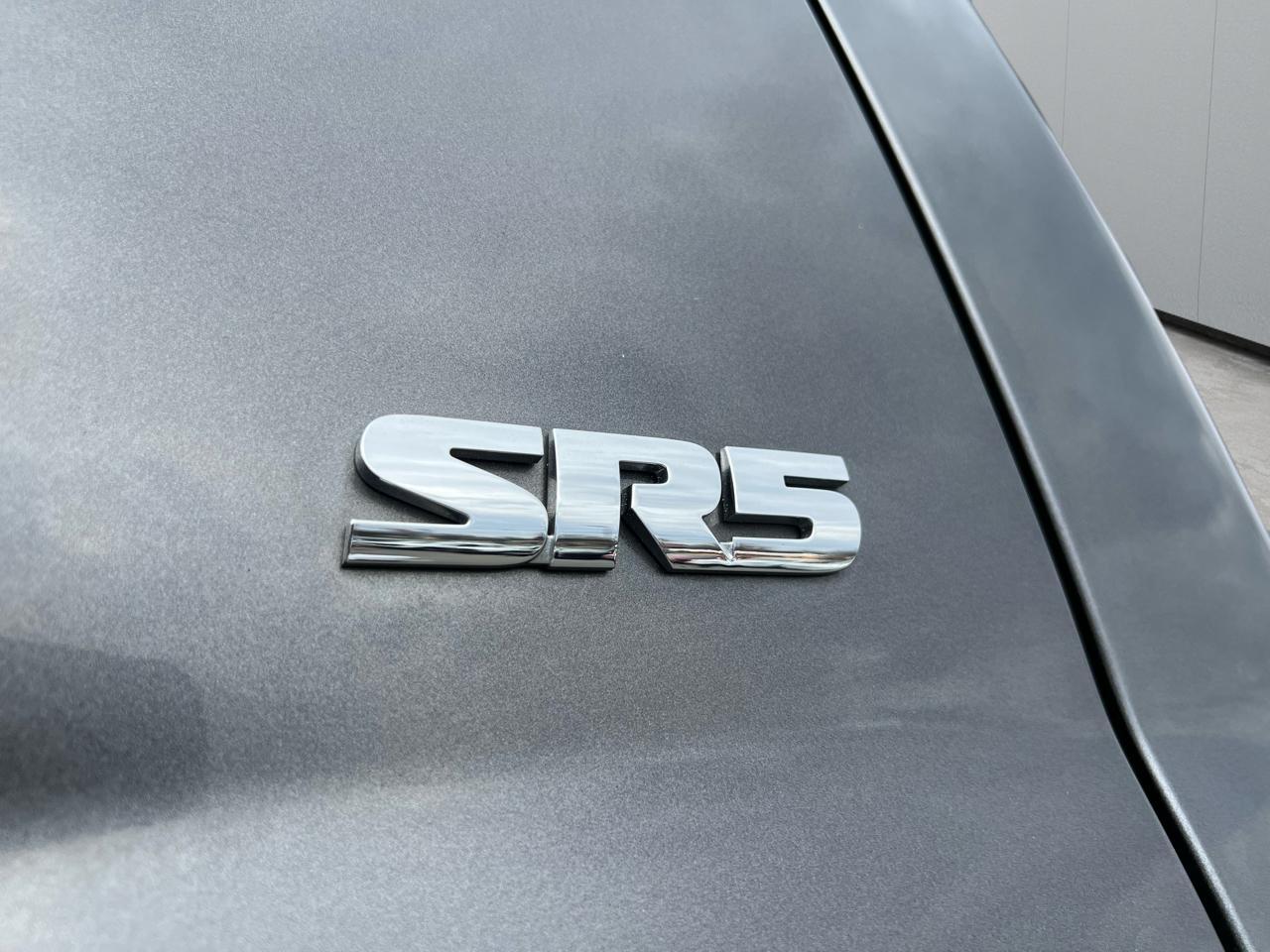 Toyota Tundra Tundra-Grade 5.7L Double Cab 4WD 2013