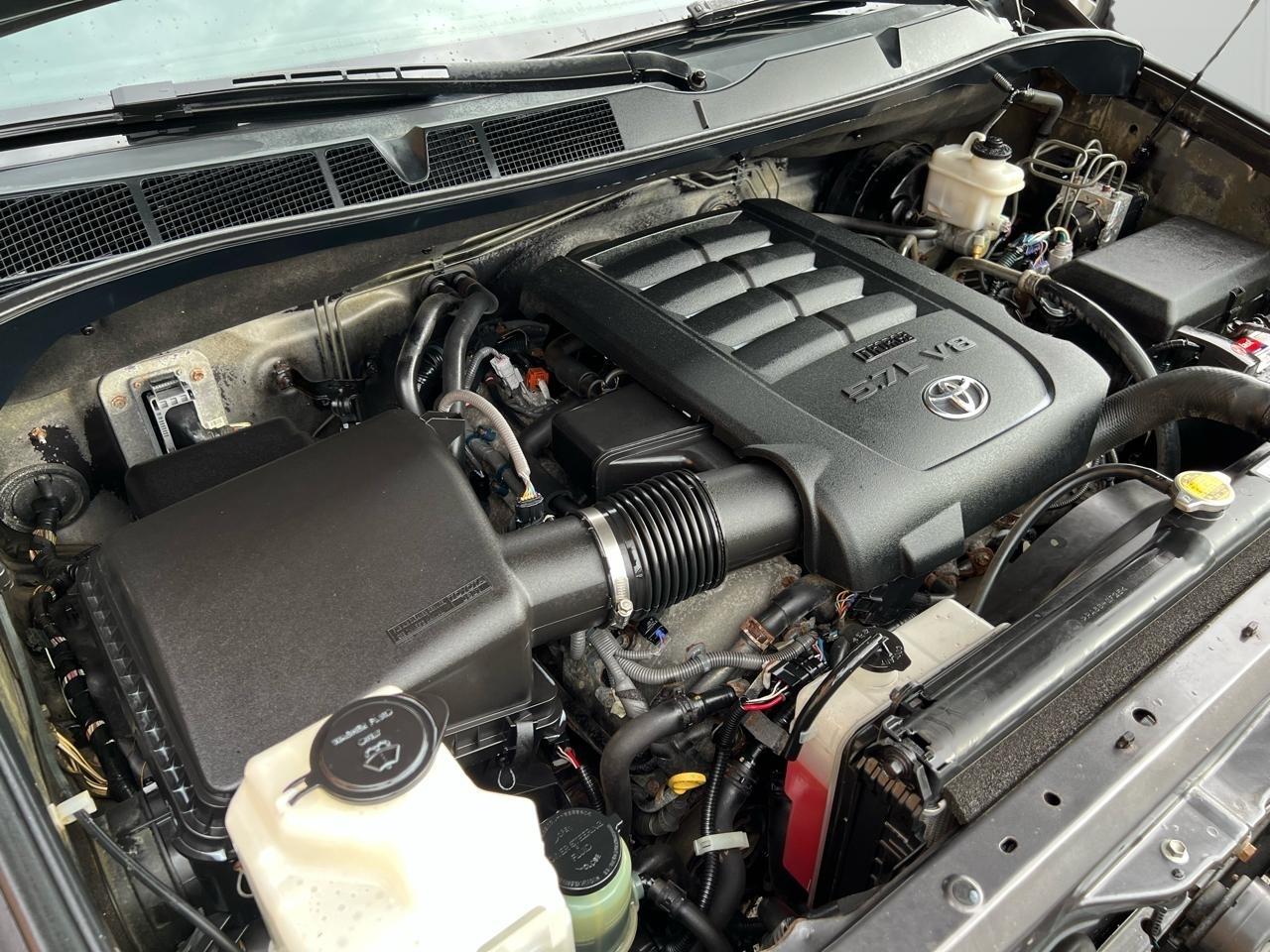 Toyota Tundra Tundra-Grade 5.7L Double Cab 4WD 2013