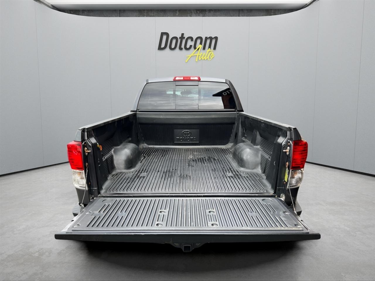 Toyota Tundra Tundra-Grade 5.7L Double Cab 4WD 2013