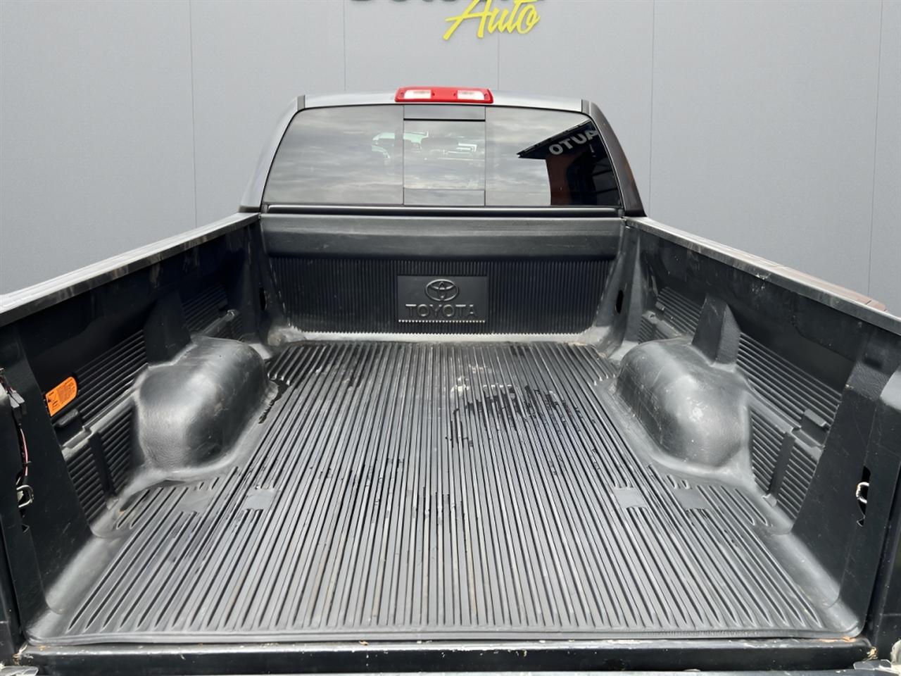 Toyota Tundra Tundra-Grade 5.7L Double Cab 4WD 2013