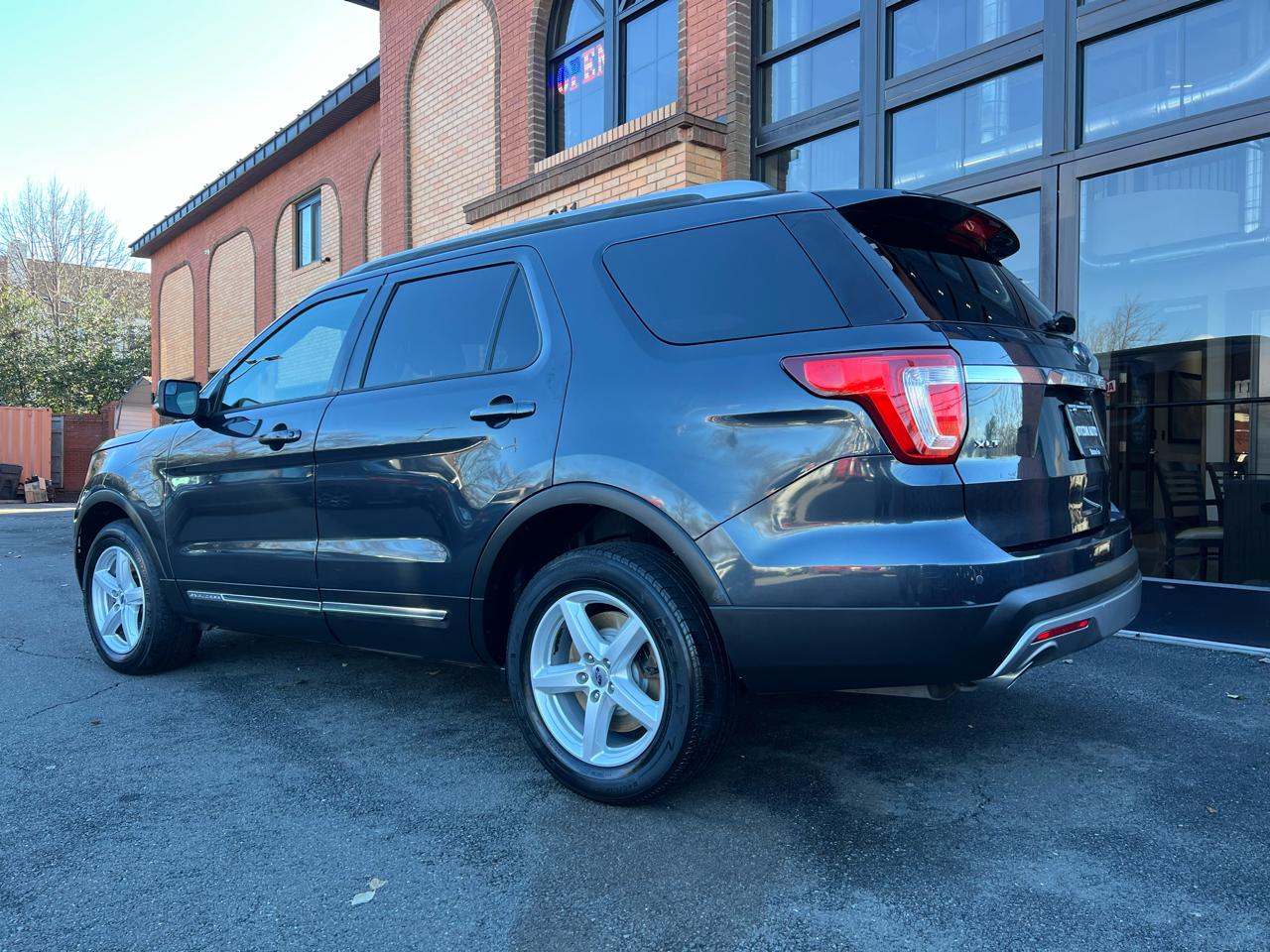Ford Explorer XLT 4WD 2017