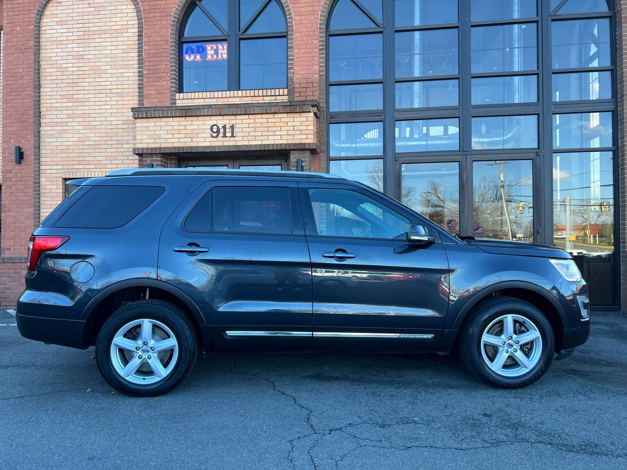 Ford Explorer XLT 4WD 2017