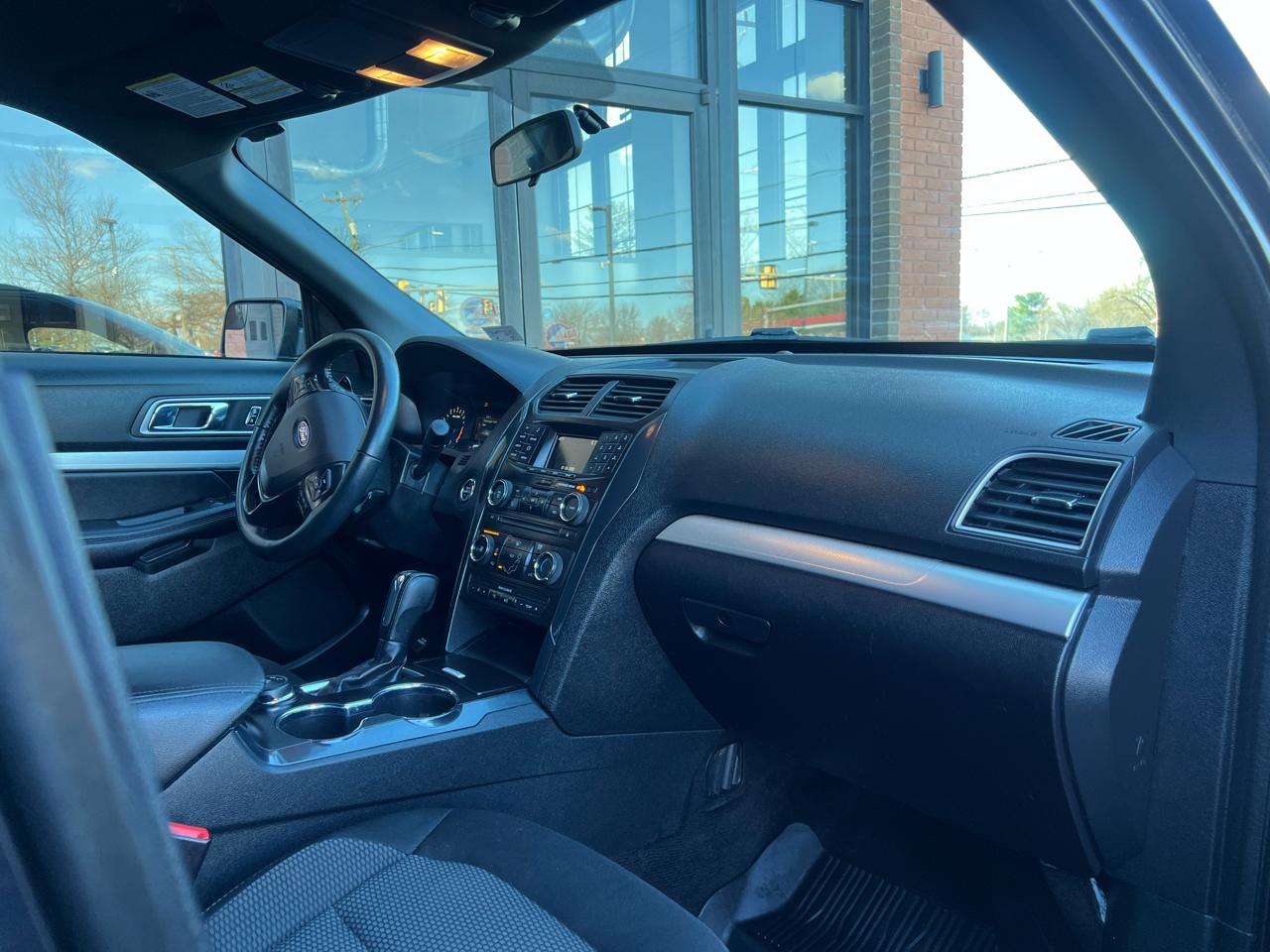 Ford Explorer XLT 4WD 2017