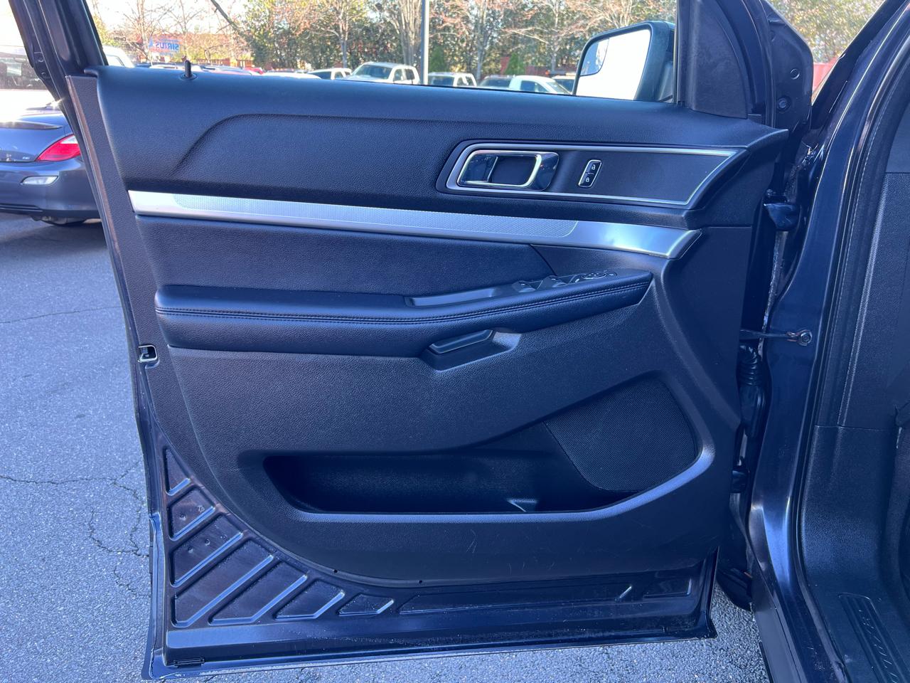 Ford Explorer XLT 4WD 2017