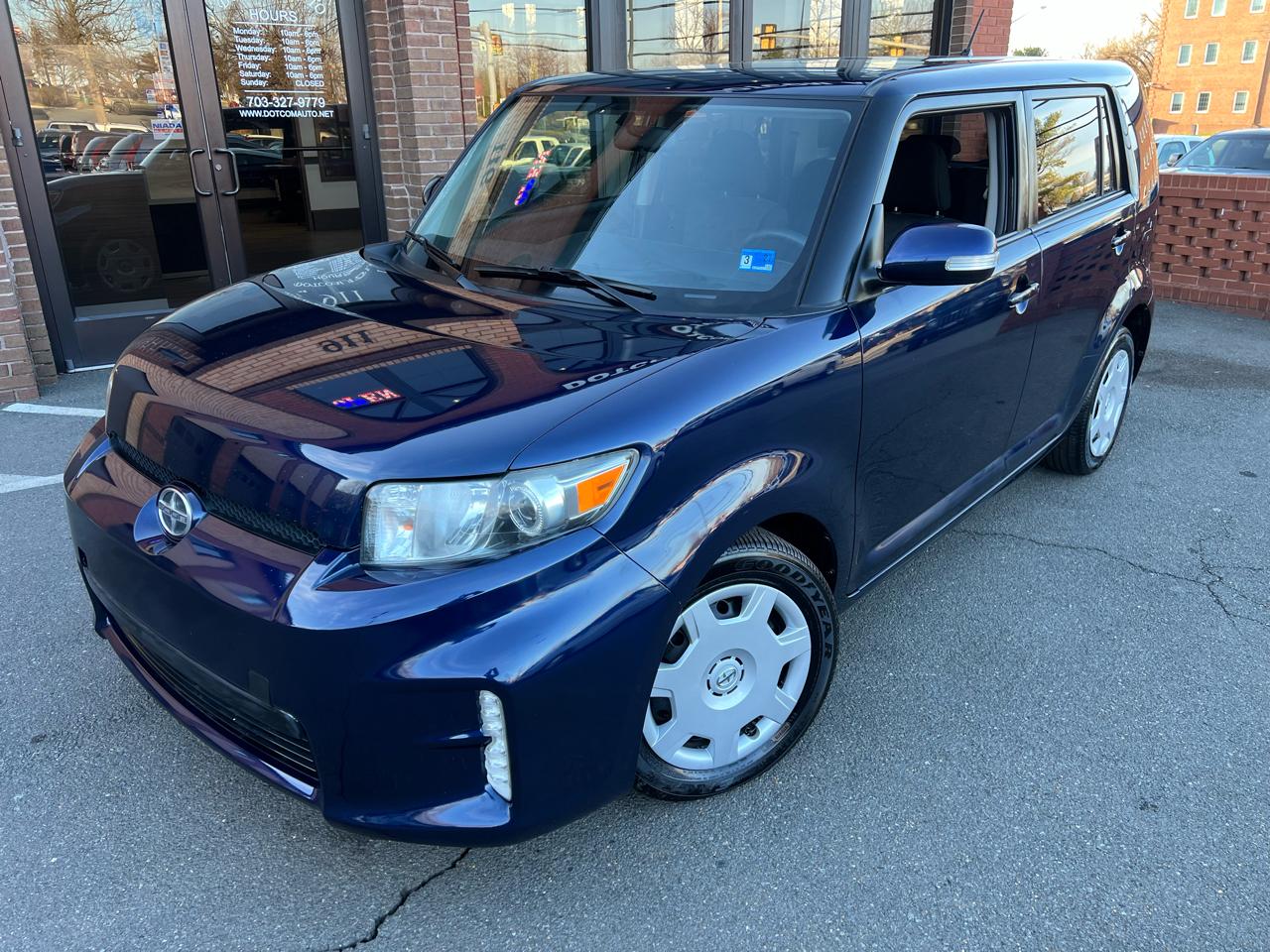 Scion xB 5-Door Wagon 5-Spd MT 2014