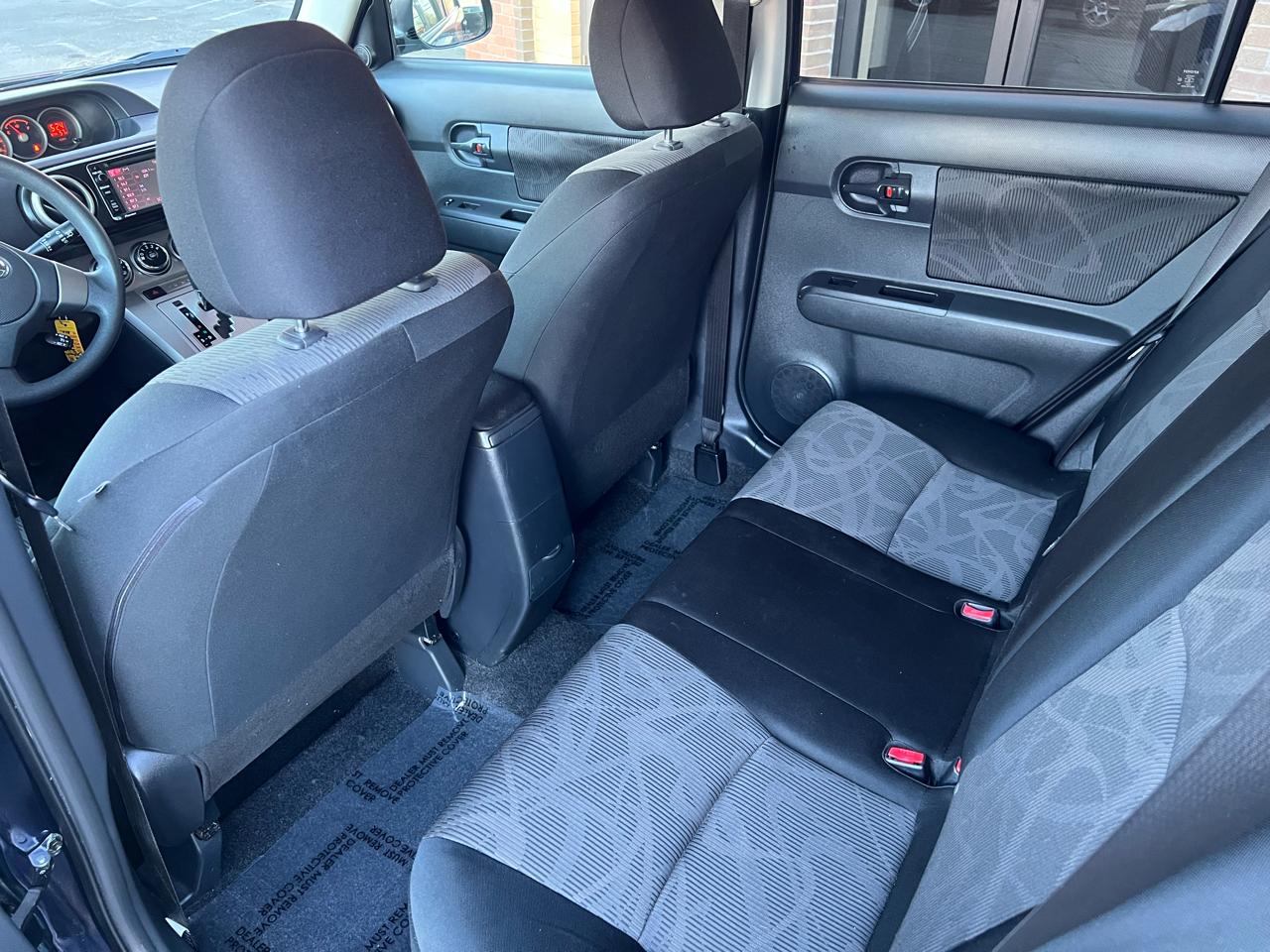 Scion xB 5-Door Wagon 5-Spd MT 2014