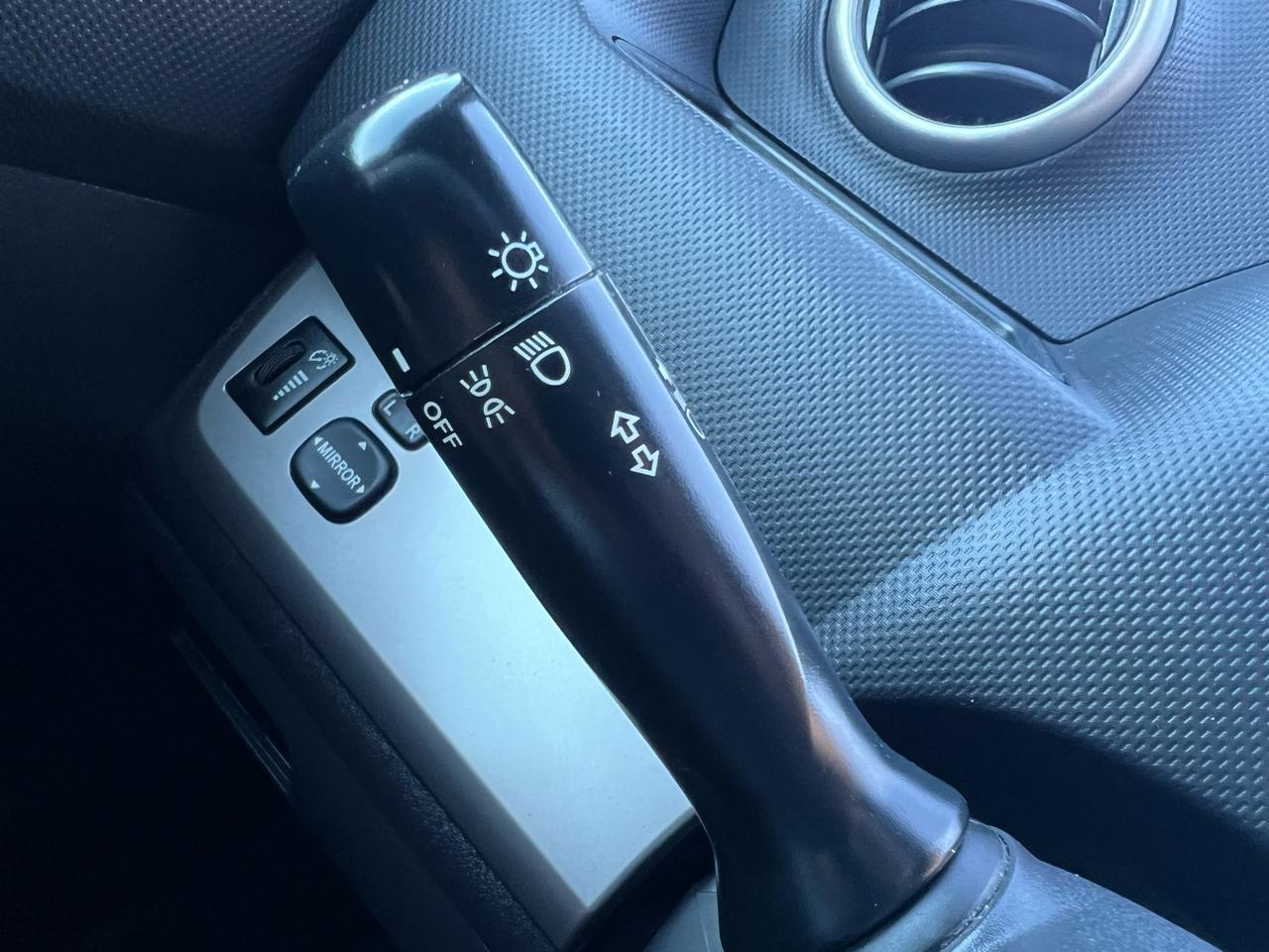 Scion xB 5-Door Wagon 5-Spd MT 2014