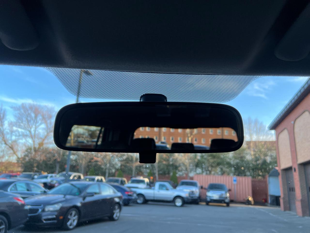 Scion xB 5-Door Wagon 5-Spd MT 2014