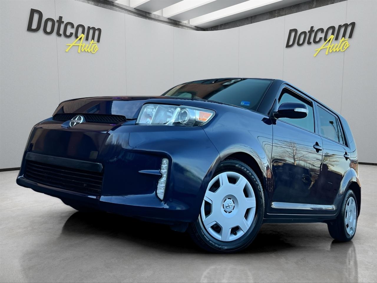Scion xB 5-Door Wagon 5-Spd MT 2014