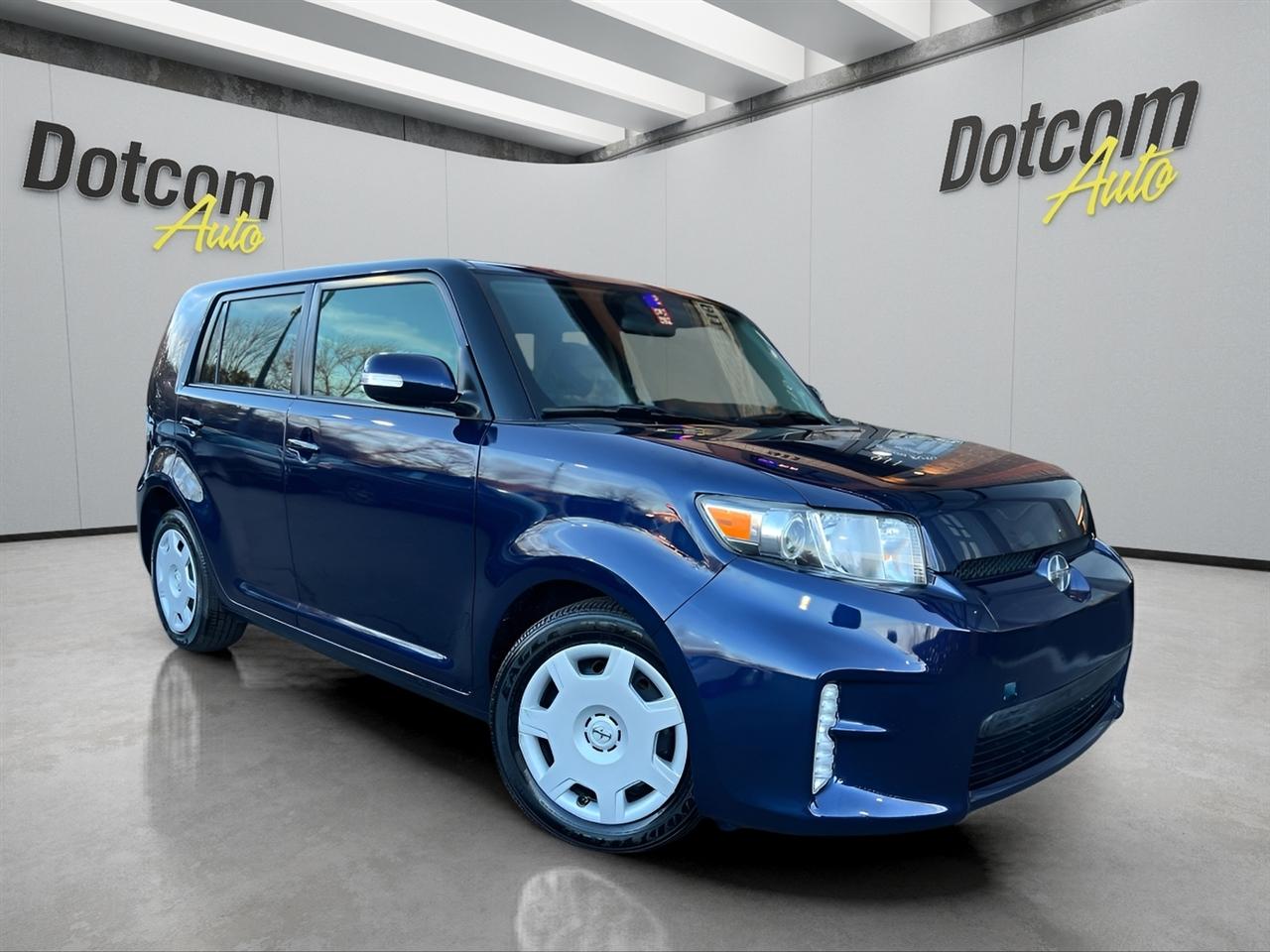 Scion xB 5-Door Wagon 5-Spd MT 2014