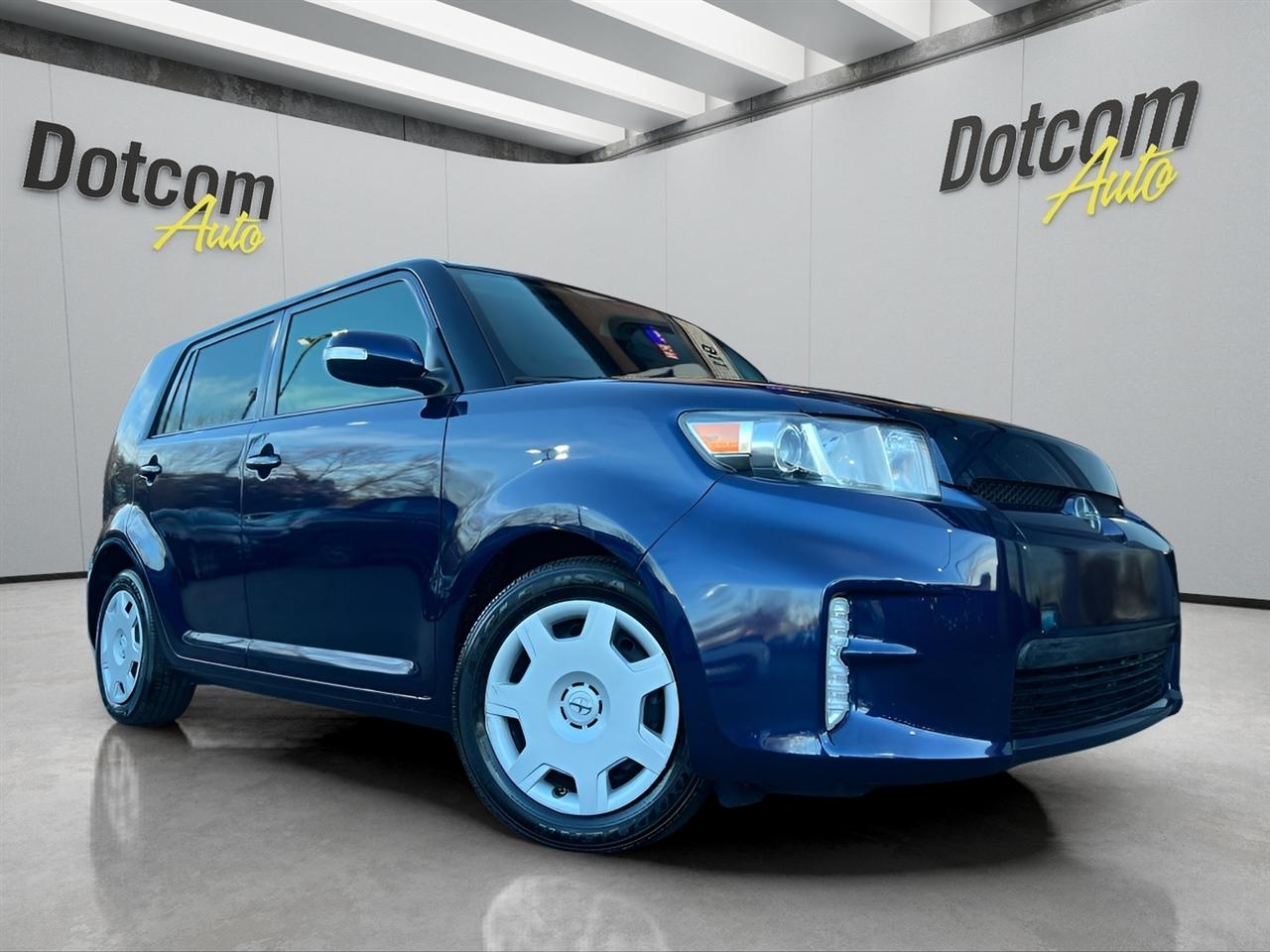 Scion xB 5-Door Wagon 5-Spd MT 2014
