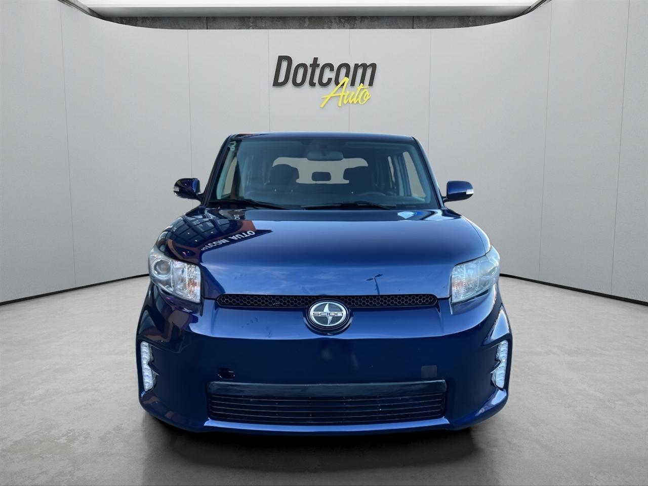 Scion xB 5-Door Wagon 5-Spd MT 2014