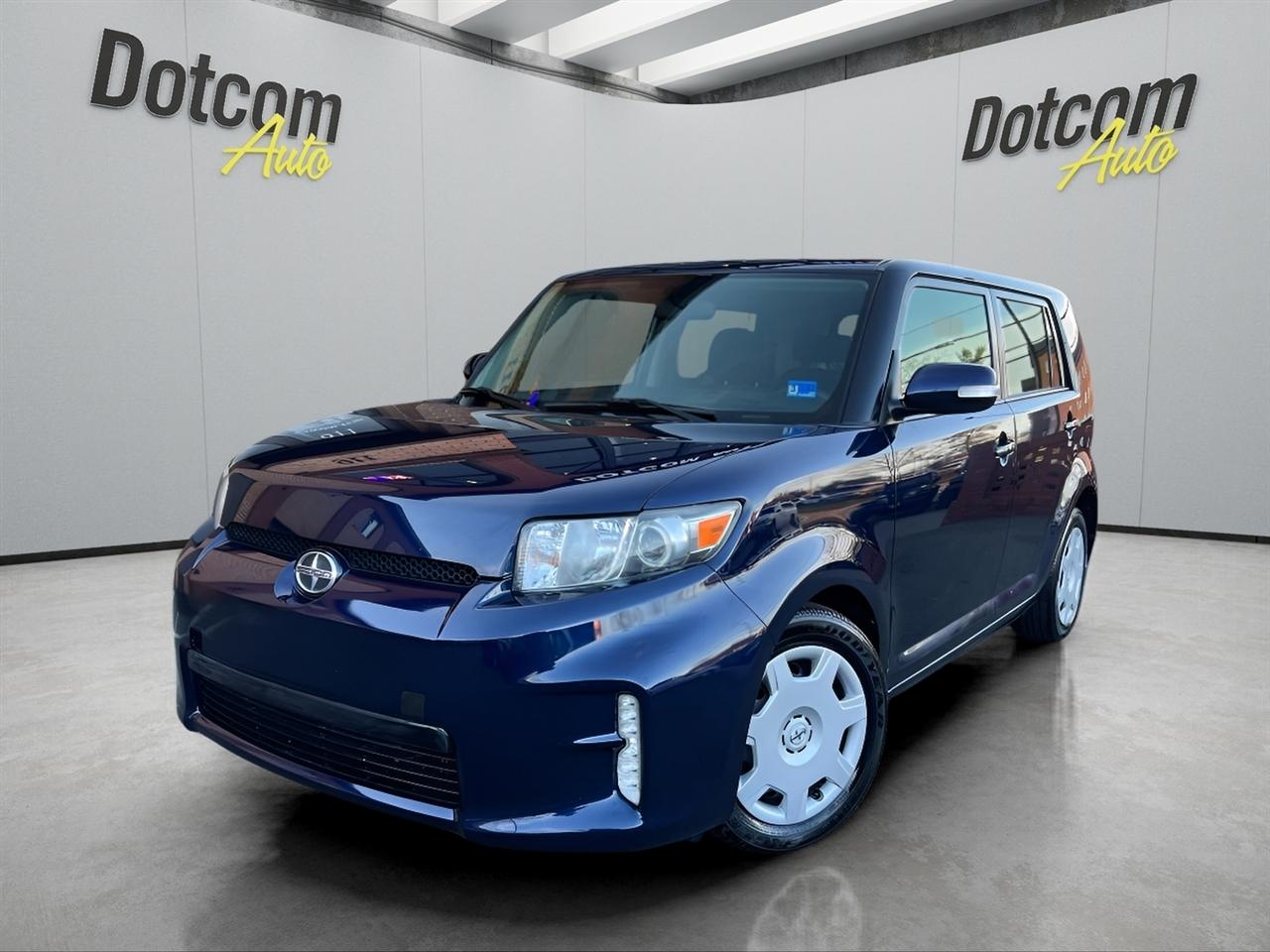 Scion xB 5-Door Wagon 5-Spd MT 2014