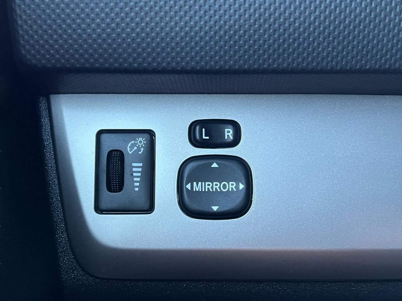 Scion xB 5-Door Wagon 5-Spd MT 2014