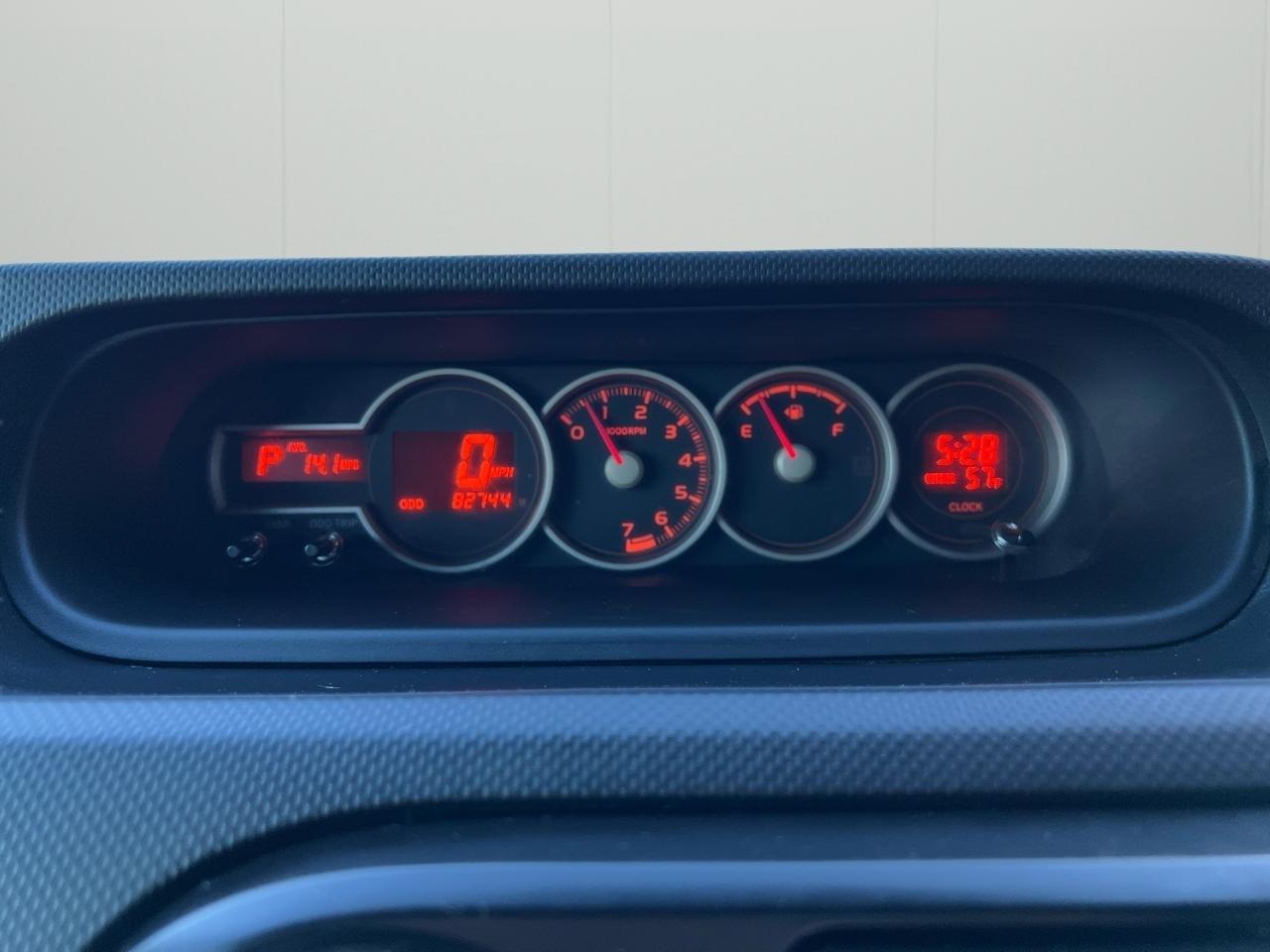 Scion xB 5-Door Wagon 5-Spd MT 2014