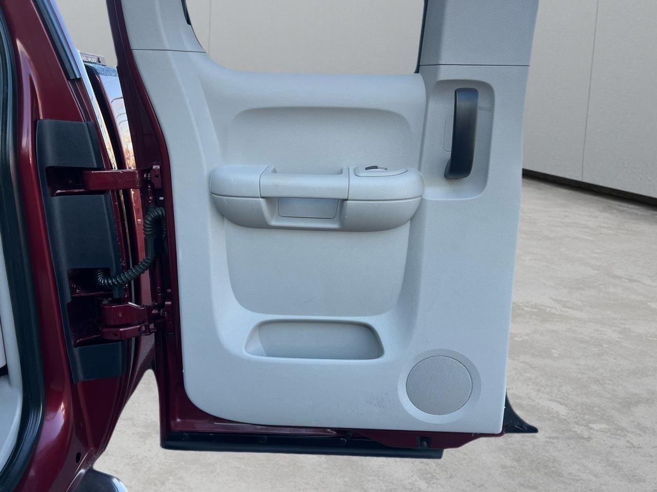 GMC Sierra 2500HD SLE Ext. Cab Long Box 4WD 2009