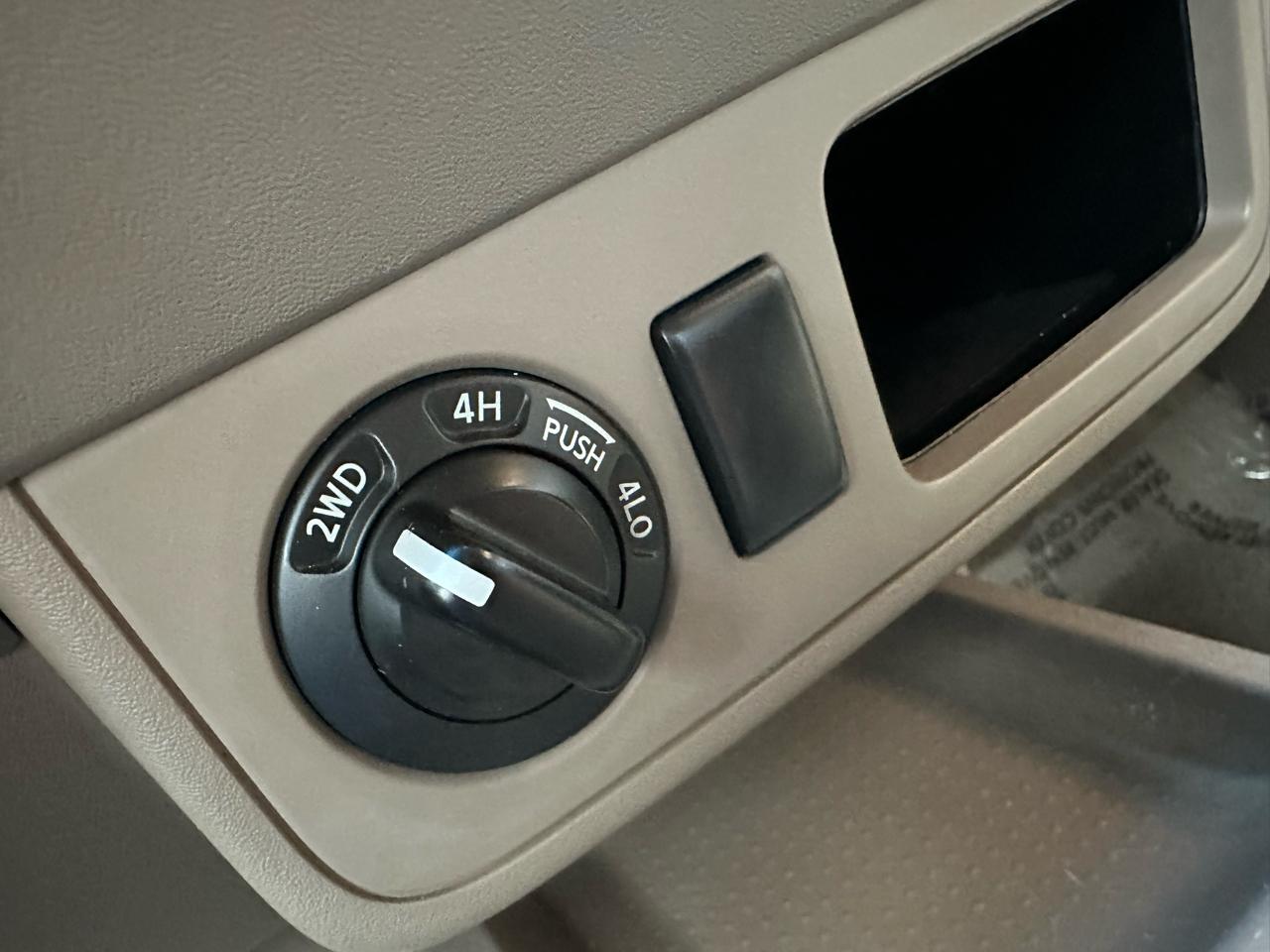 Nissan Frontier LE King Cab 4WD 2009