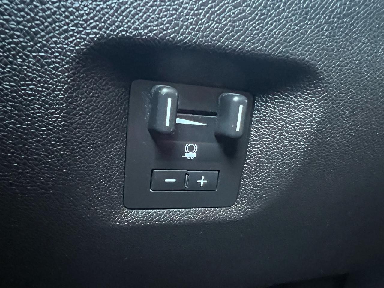 Chevrolet Silverado 2500HD LT Crew Cab 4WD 2013