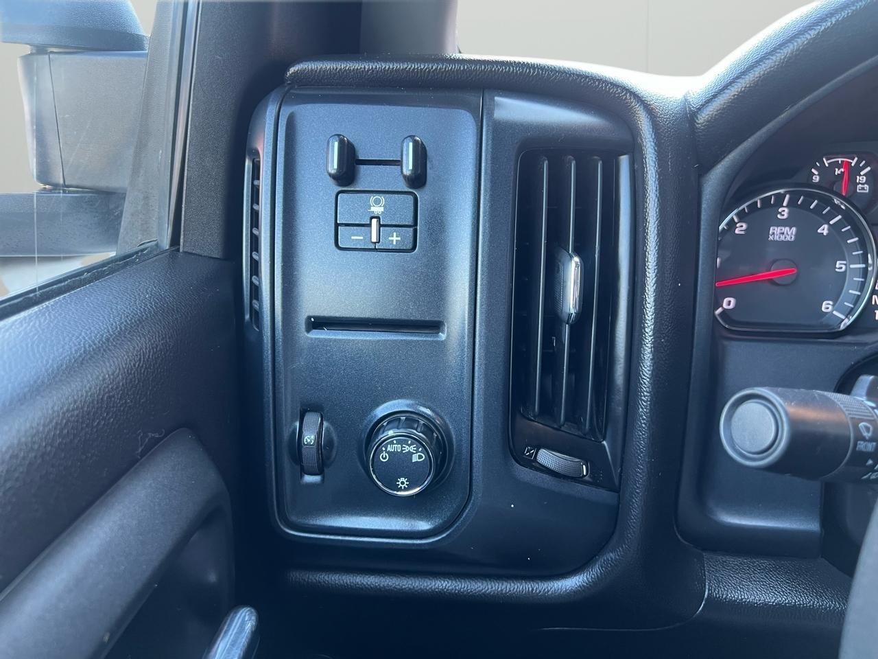 Chevrolet Silverado 3500HD Work Truck Long Box 4WD 2016