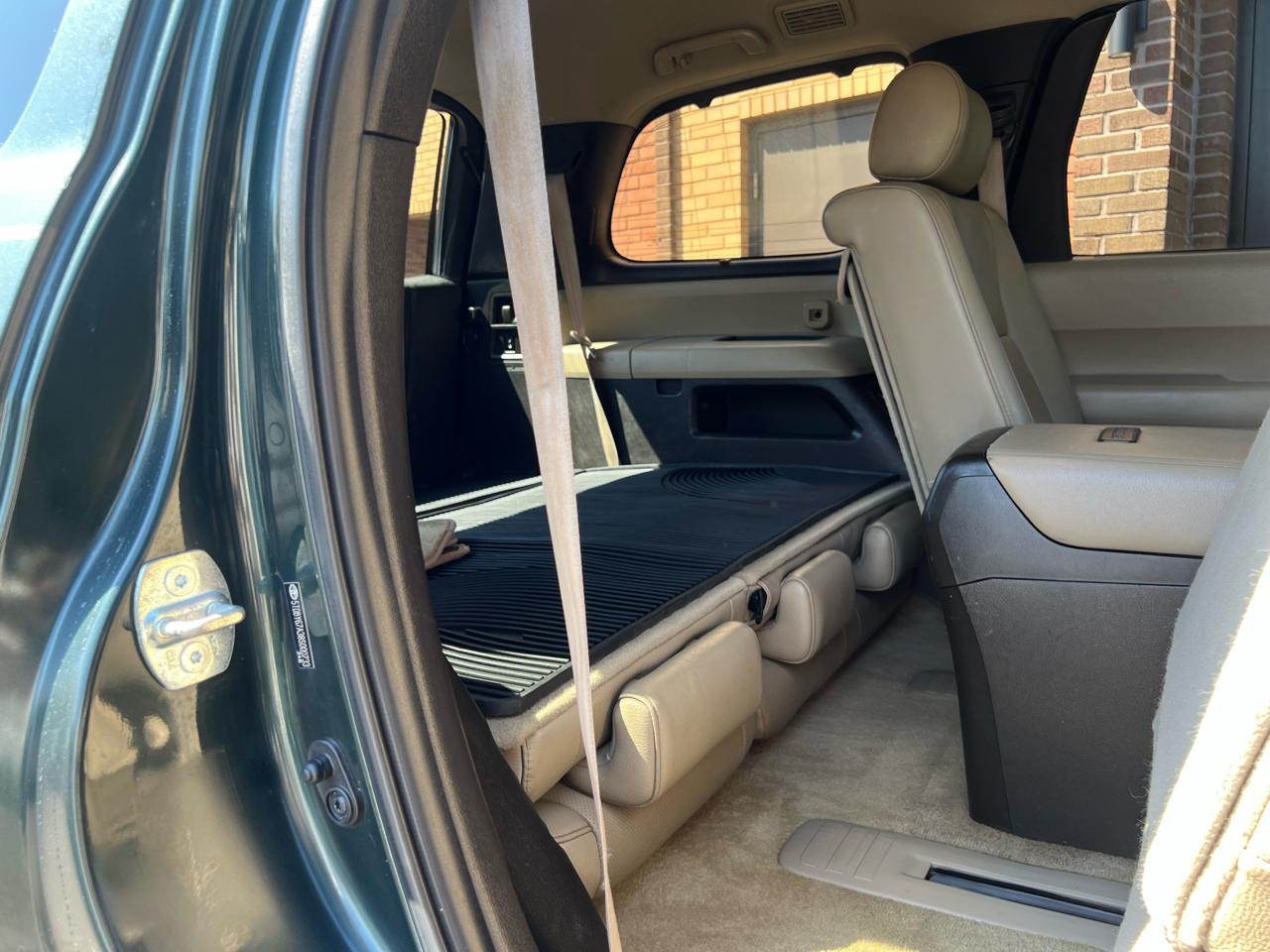 Toyota Sequoia Plantium 4WD 2008