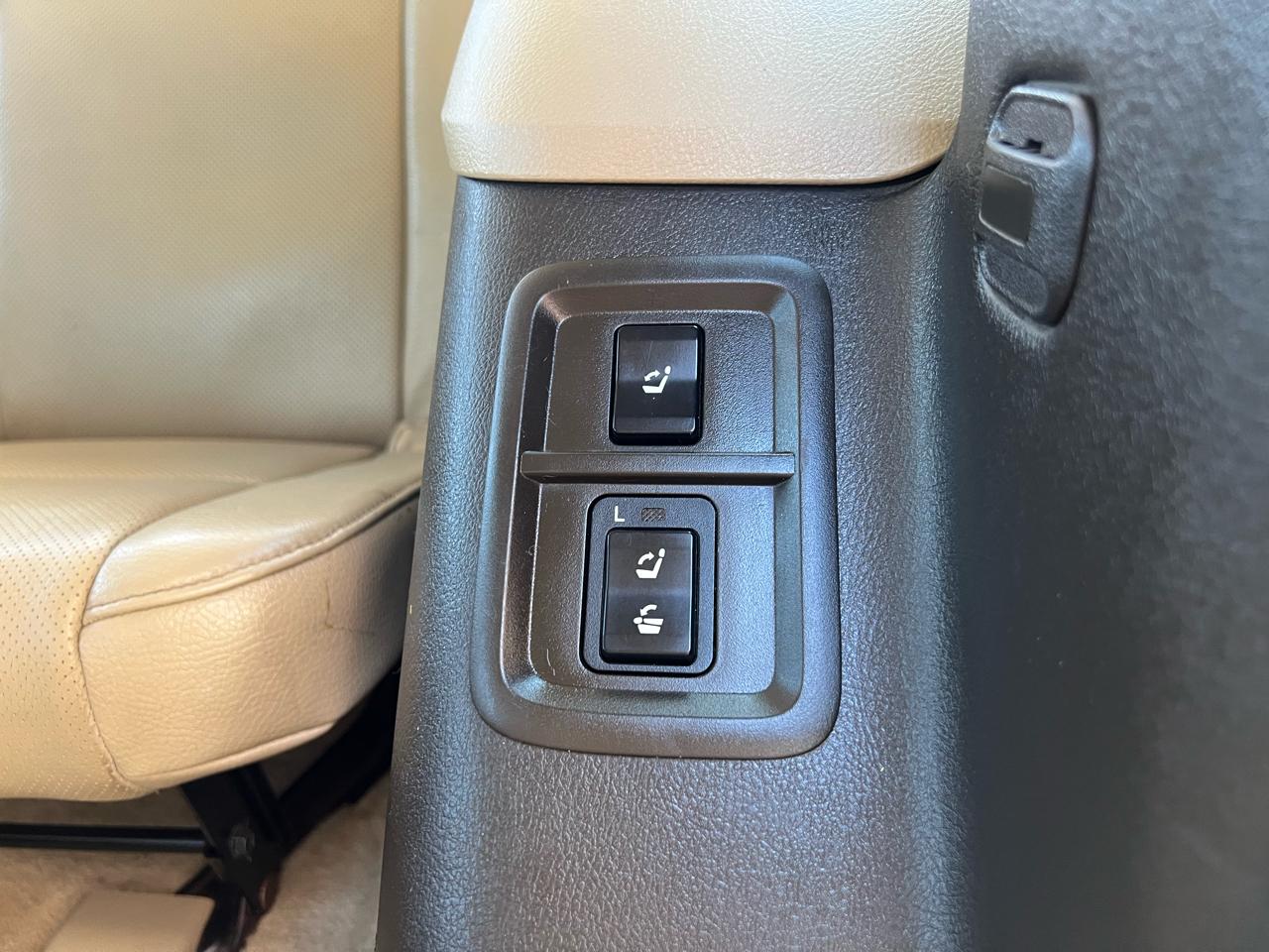 Toyota Sequoia Plantium 4WD 2008