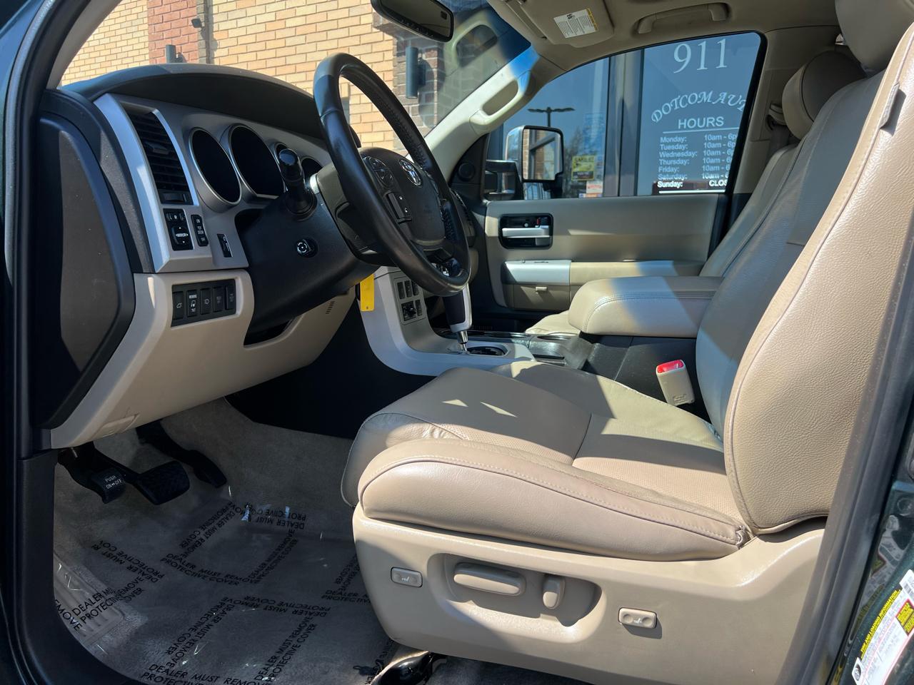 Toyota Sequoia Plantium 4WD 2008