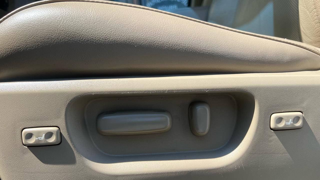 Toyota Sequoia Plantium 4WD 2008