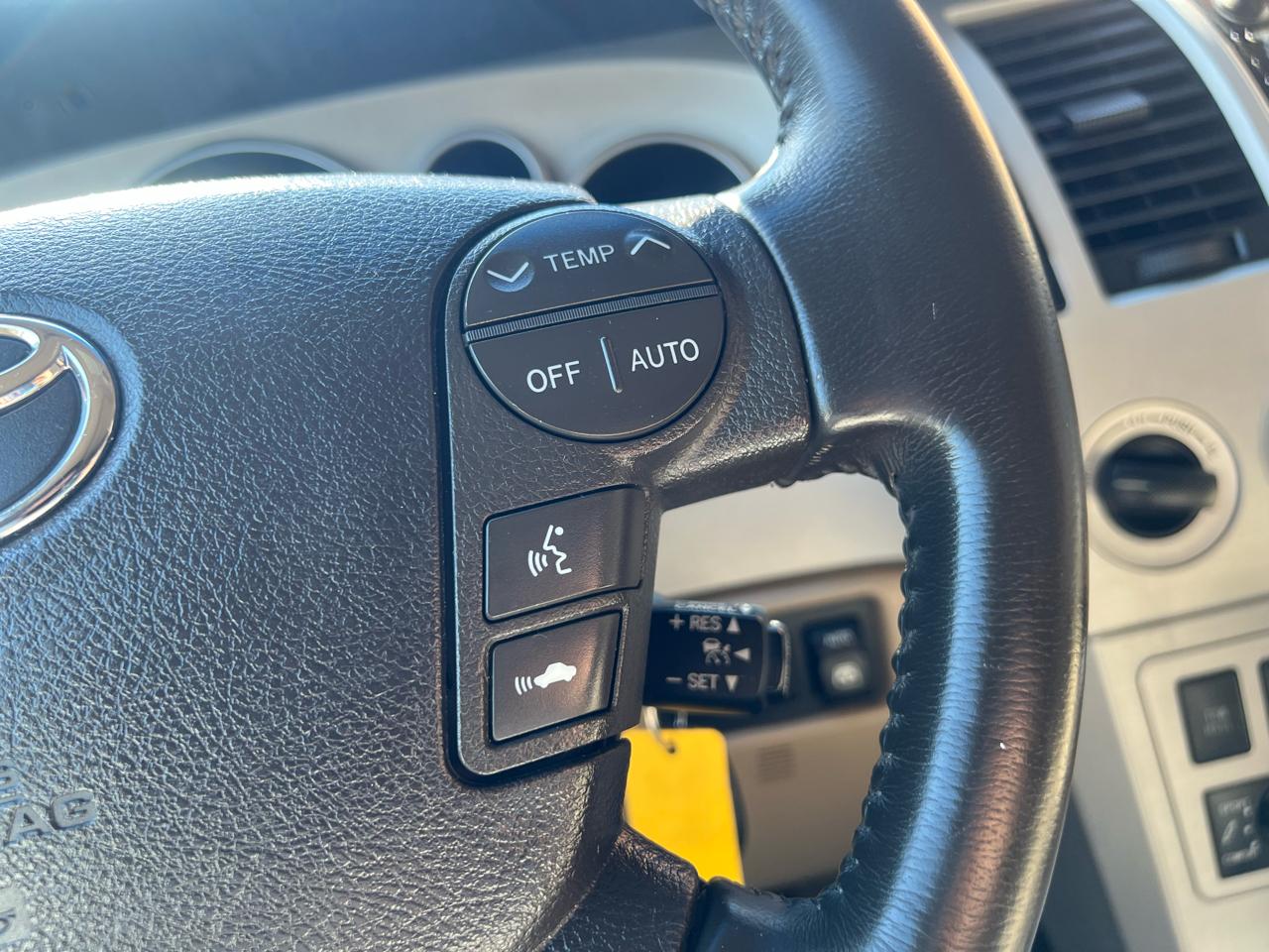 Toyota Sequoia Plantium 4WD 2008