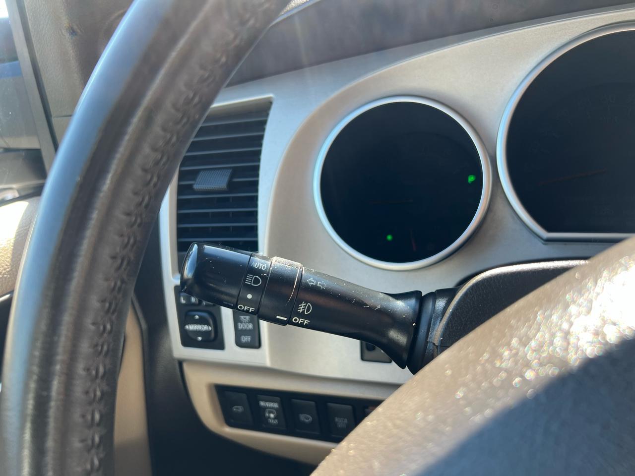 Toyota Sequoia Plantium 4WD 2008