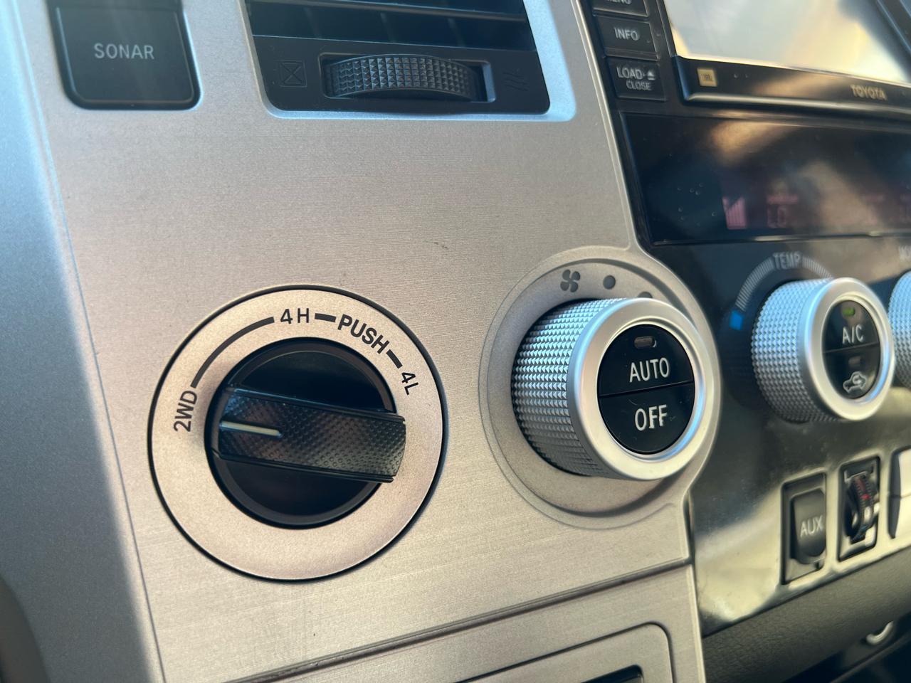 Toyota Sequoia Plantium 4WD 2008