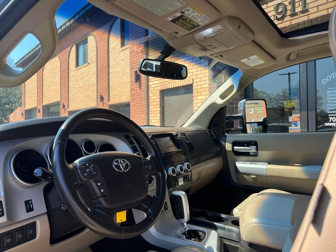 Toyota Sequoia Plantium 4WD 2008