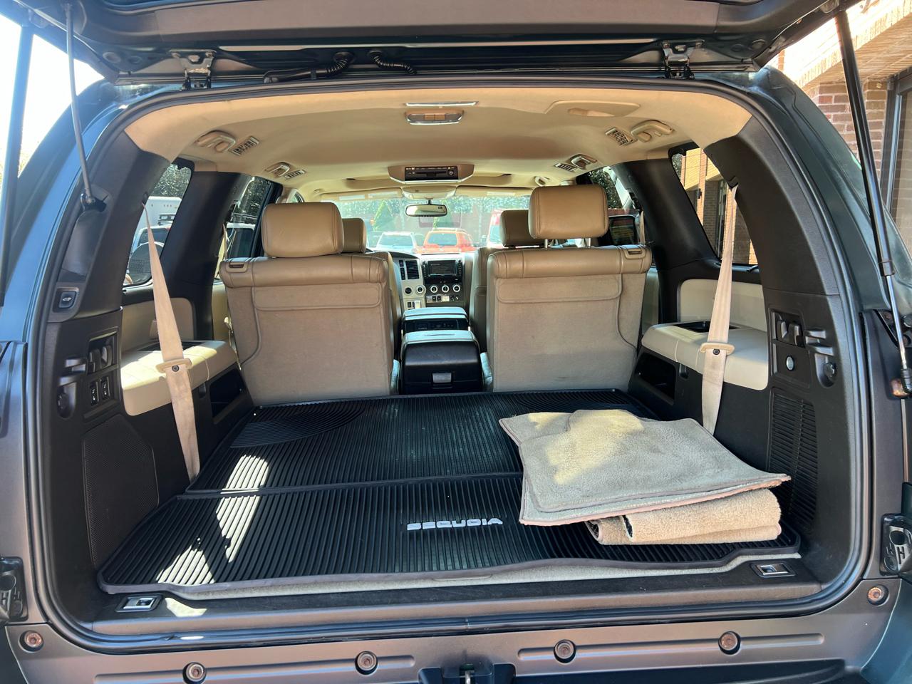 Toyota Sequoia Plantium 4WD 2008