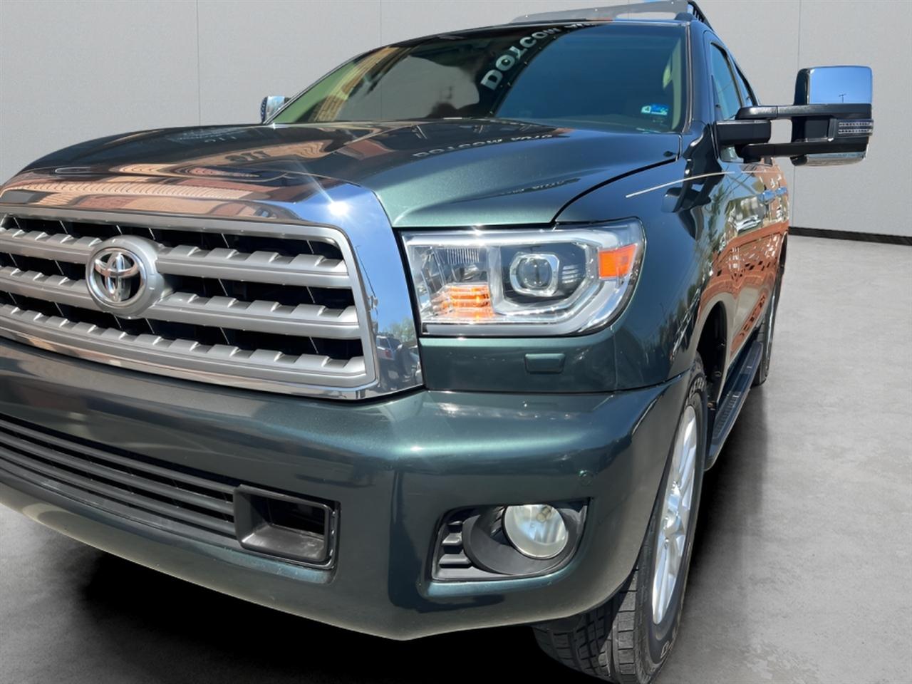 Toyota Sequoia Plantium 4WD 2008