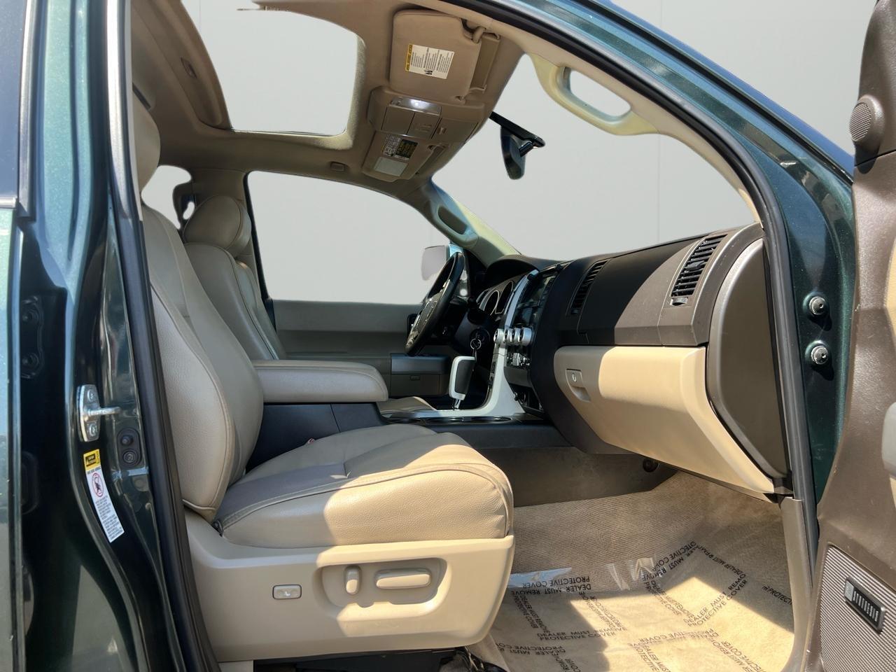 Toyota Sequoia Plantium 4WD 2008