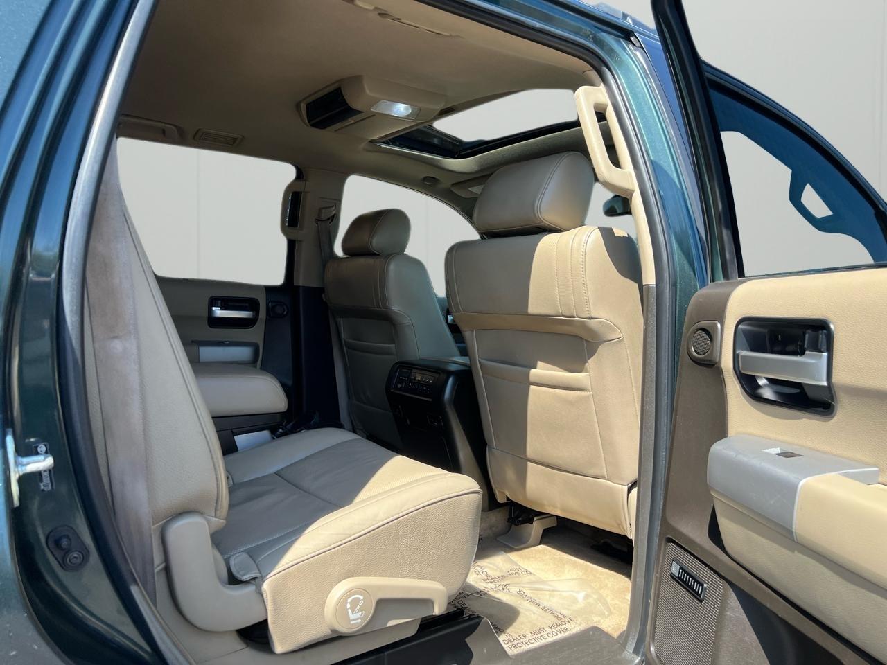 Toyota Sequoia Plantium 4WD 2008