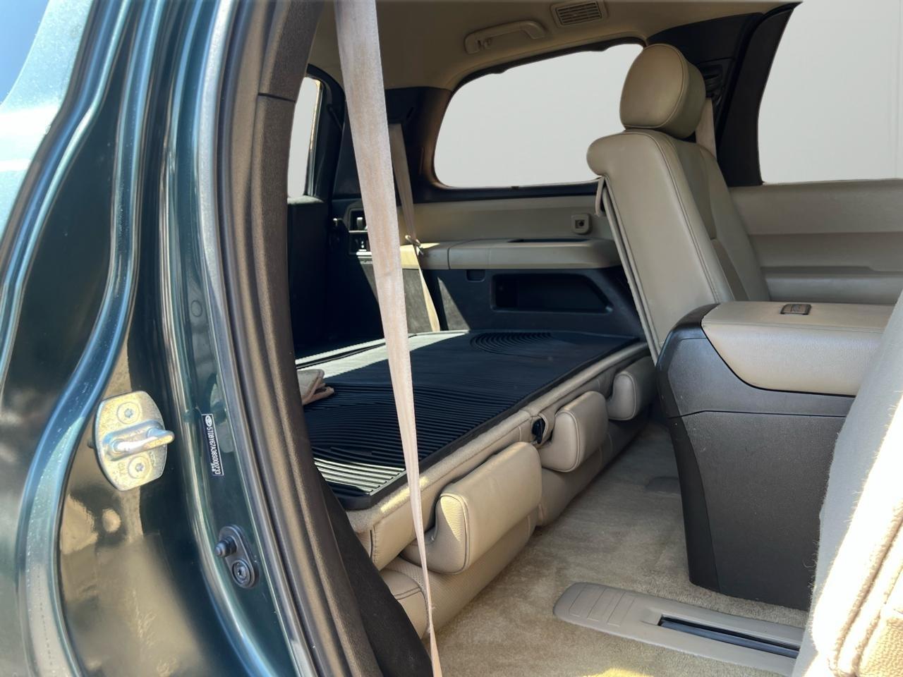 Toyota Sequoia Plantium 4WD 2008