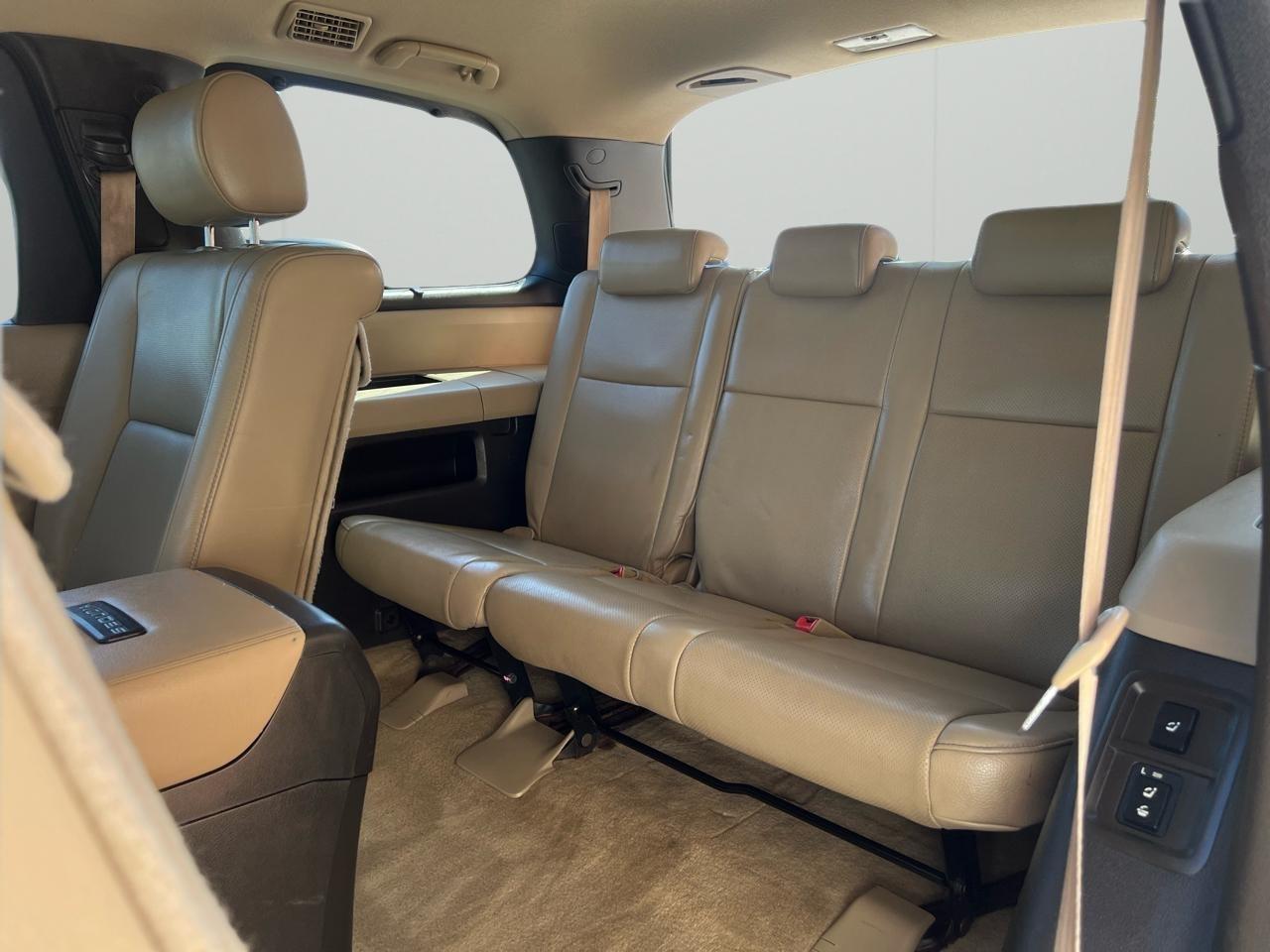 Toyota Sequoia Plantium 4WD 2008