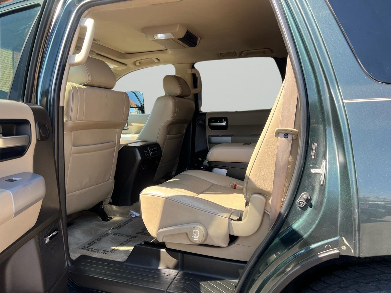 Toyota Sequoia Plantium 4WD 2008