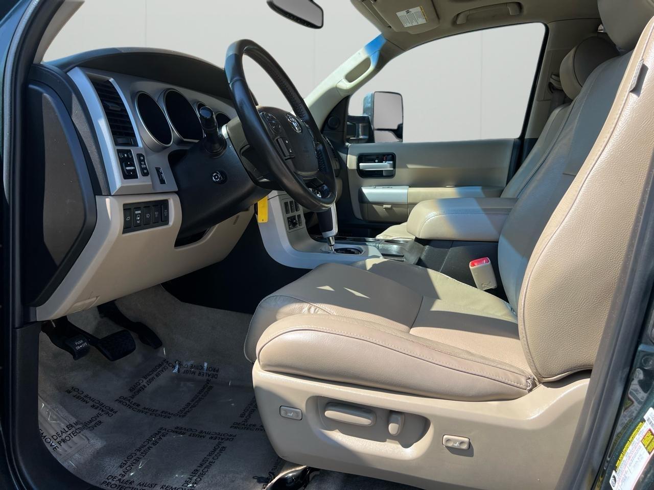 Toyota Sequoia Plantium 4WD 2008