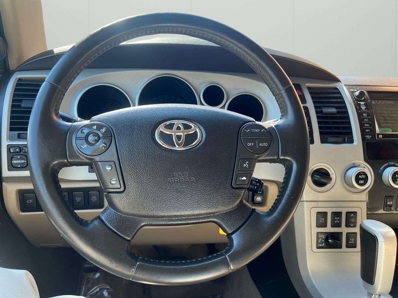 Toyota Sequoia Plantium 4WD 2008