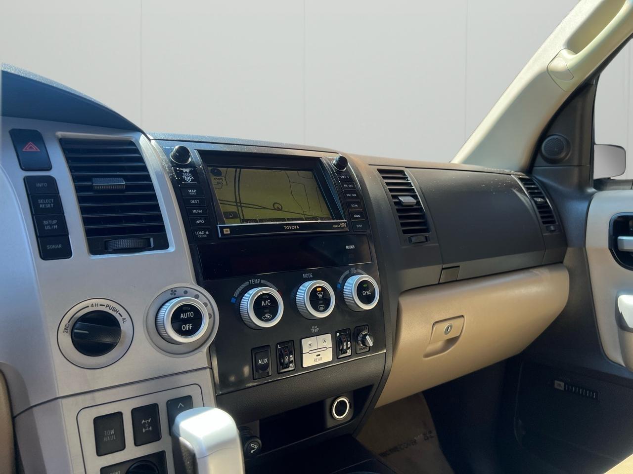 Toyota Sequoia Plantium 4WD 2008