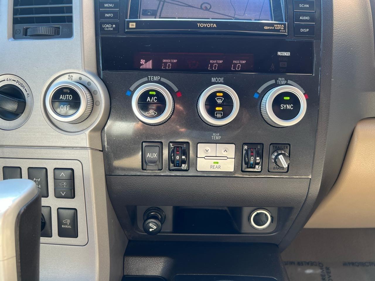 Toyota Sequoia Plantium 4WD 2008