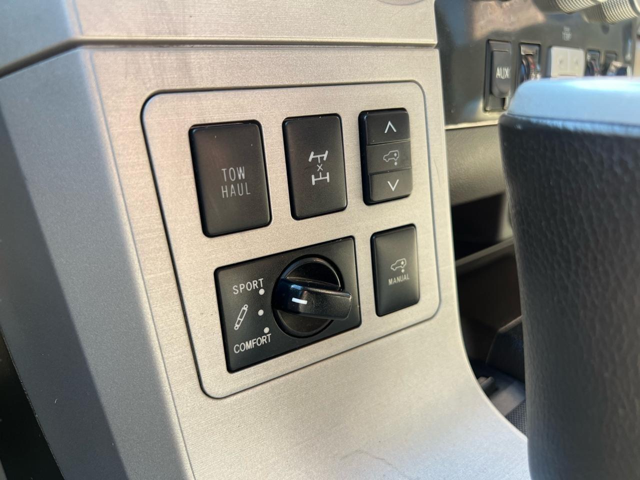 Toyota Sequoia Plantium 4WD 2008