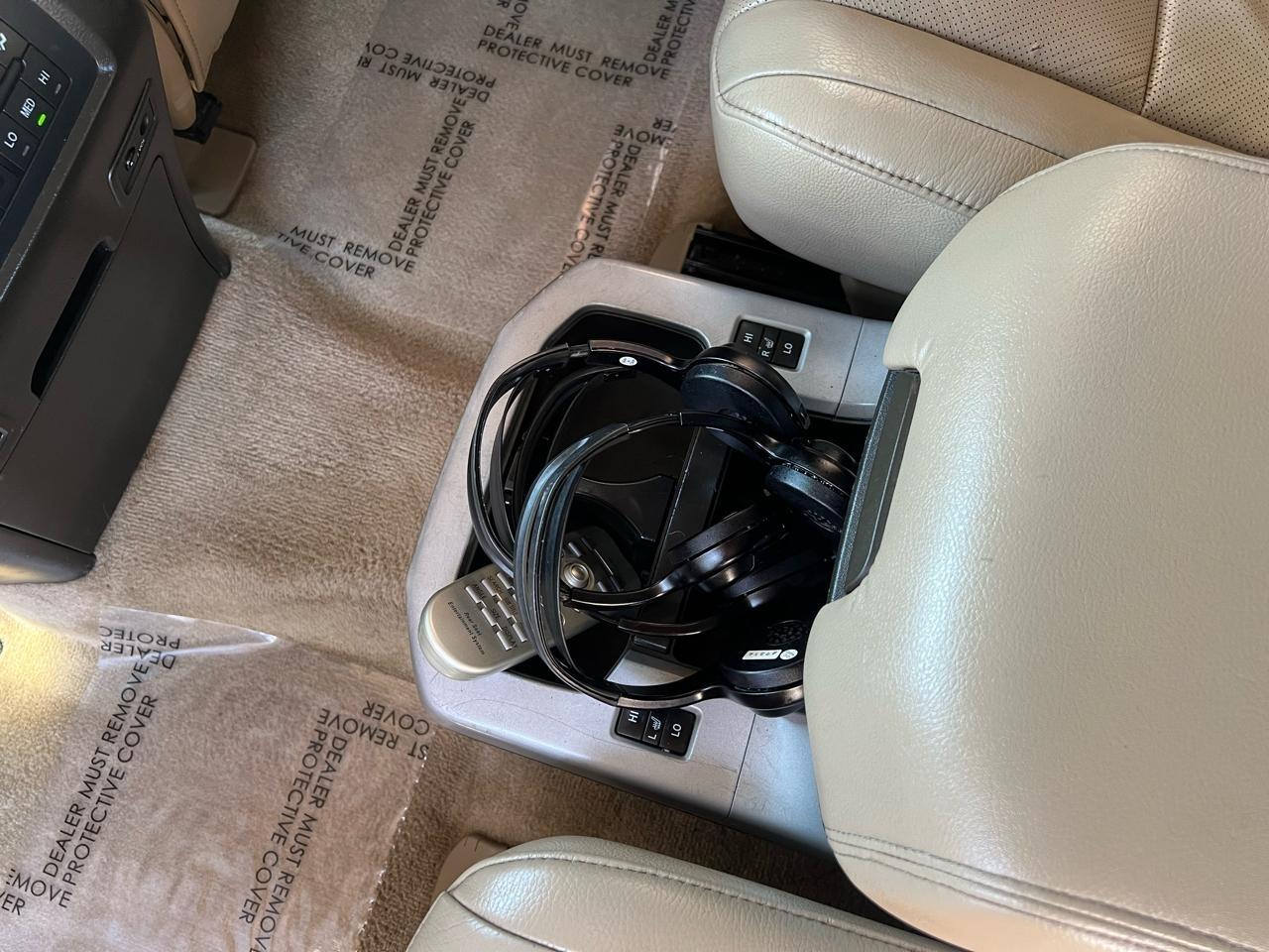 Toyota Sequoia Plantium 4WD 2008