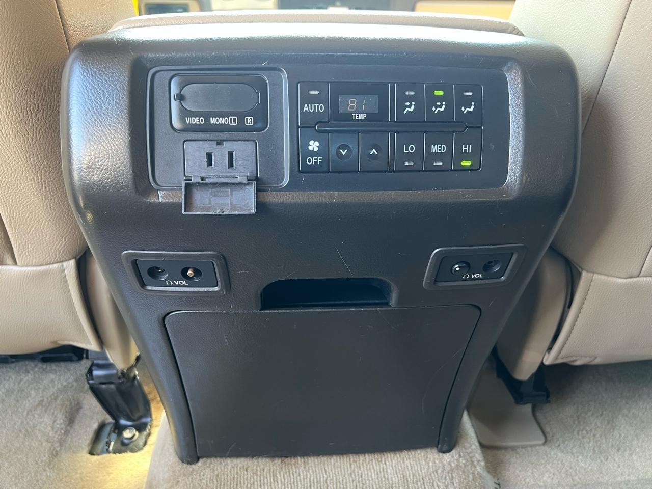 Toyota Sequoia Plantium 4WD 2008