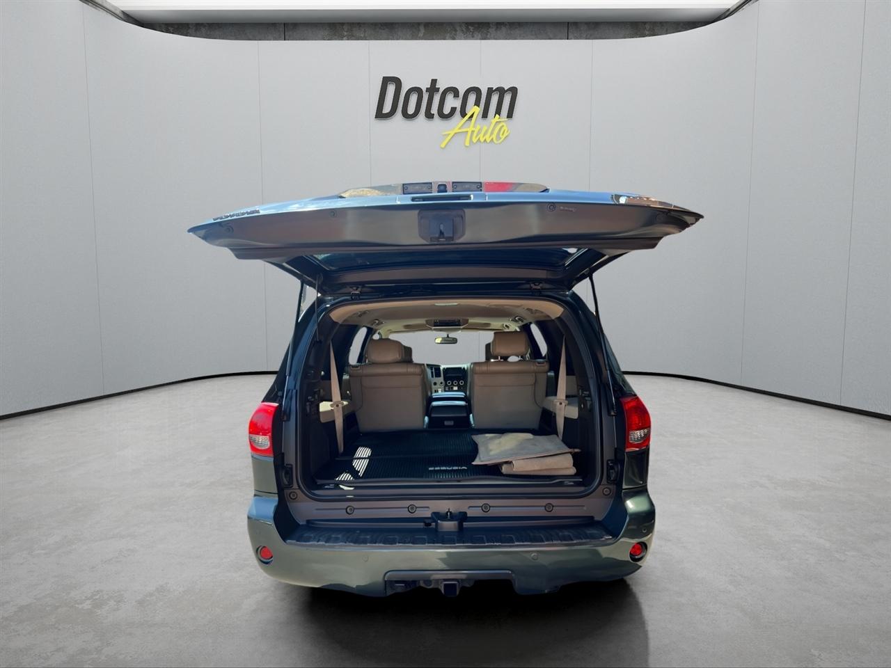 Toyota Sequoia Plantium 4WD 2008