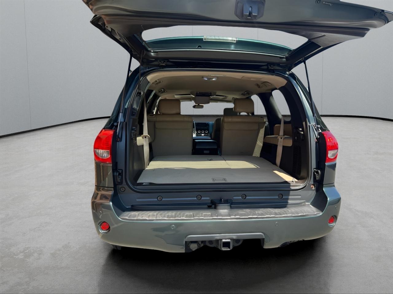 Toyota Sequoia Plantium 4WD 2008